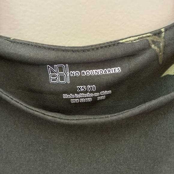 No Boundaries Olive Green Graphic Top - Picture 3 of 4